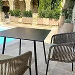 La Maison Des Vendangeurs - Table D'hotes Le Soir Du Jeudi Au Dimanche- Jacuzzi - Balneo - Acces Piscine Pour Toutes Les Sauf Coquet- Piscine De Mai A Mi-octobre 4*