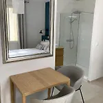 Couette-café La Maison Des Vendangeurs - Table D'hôtes Le Soir Du Jeudi Au Lundi - Jacuzzi - Balnéo - Acces Piscine Pour Grafitti Et La Tour