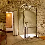 La Maison Des Vendangeurs: Jacuzzi & Seasonal Pool Retreat 4* Martignargues