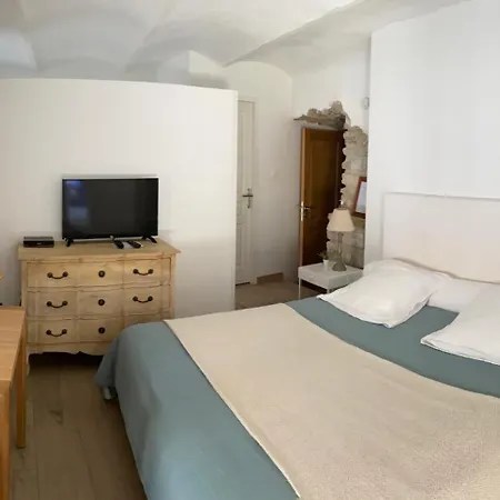 La Maison Des Vendangeurs - Table D'hotes Le Soir Du Jeudi Au Dimanche- Jacuzzi - Balneo - Acces Piscine Pour Toutes Les Sauf Coquet- Piscine De Mai A Mi-octobre Martignargues