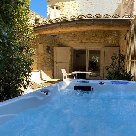 La Maison Des Vendangeurs - Table D'hotes Le Soir Du Jeudi Au Dimanche- Jacuzzi - Balneo - Acces Piscine Pour Toutes Les Sauf Coquet- Piscine De Mai A Mi-octobre Bed & Breakfast 4*