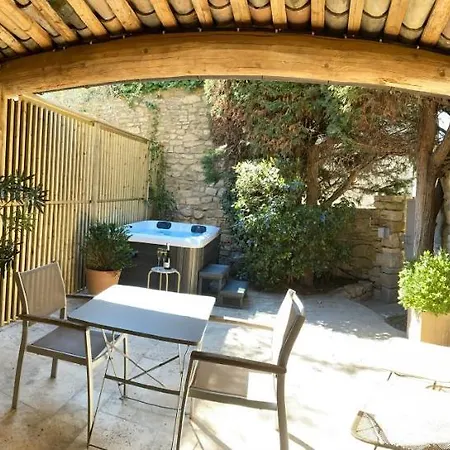 La Maison Des Vendangeurs - Table D'hotes Le Soir Du Jeudi Au Dimanche- Jacuzzi - Balneo - Acces Piscine Pour Toutes Les Sauf Coquet- Piscine De Mai A Mi-octobre Martignargues