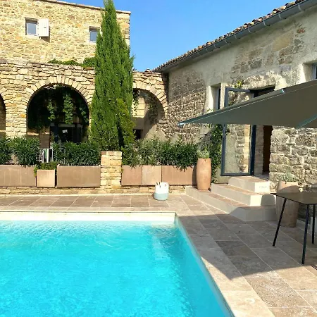 La Maison Des Vendangeurs: Jacuzzi & Seasonal Pool Retreat