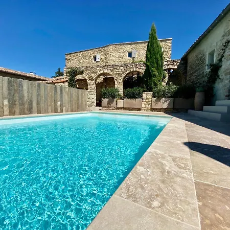 Bed & Breakfast La Maison Des Vendangeurs: Jacuzzi & Seasonal Pool Retreat Martignargues