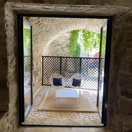 La Maison Des Vendangeurs - Table D'hotes Le Soir Du Jeudi Au Dimanche- Jacuzzi - Balneo - Acces Piscine Pour Toutes Les Sauf Coquet- Piscine De Mai A Mi-octobre 4* Martignargues