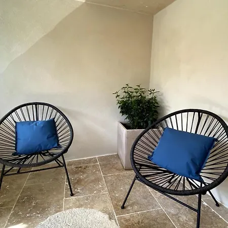 La Maison Des Vendangeurs - Table D'hotes Le Soir Du Jeudi Au Dimanche- Jacuzzi - Balneo - Acces Piscine Pour Toutes Les Sauf Coquet- Piscine De Mai A Mi-octobre Martignargues