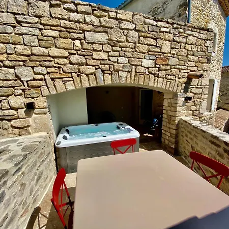 Bed & Breakfast La Maison Des Vendangeurs: Jacuzzi & Seasonal Pool Retreat Martignargues