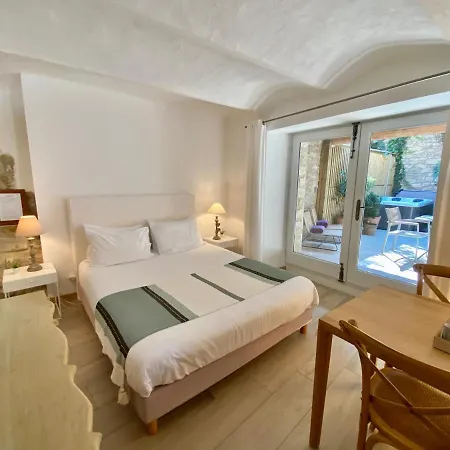 住宿加早餐酒店 La Maison Des Vendangeurs - Table D'hotes Le Soir Du Jeudi Au Dimanche- Jacuzzi - Balneo - Acces Piscine Pour Toutes Les Sauf Coquet- Piscine De Mai A Mi-octobre