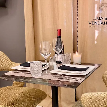 La Maison Des Vendangeurs - Table D'hotes Le Soir Du Jeudi Au Dimanche- Jacuzzi - Balneo - Acces Piscine Pour Toutes Les Sauf Coquet- Piscine De Mai A Mi-octobre Bed & Breakfast