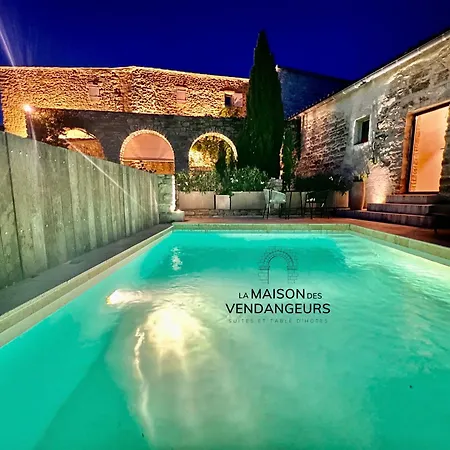 La Maison Des Vendangeurs: Jacuzzi & Seasonal Pool Retreat *