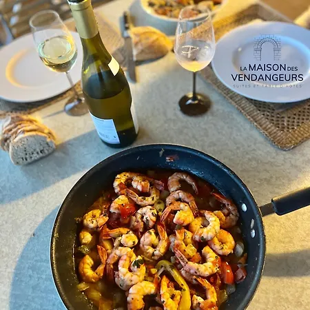 住宿加早餐酒店 La Maison Des Vendangeurs - Table D'hotes Le Soir Du Jeudi Au Dimanche- Jacuzzi - Balneo - Acces Piscine Pour Toutes Les Sauf Coquet- Piscine De Mai A Mi-octobre 4*