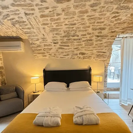 La Maison Des Vendangeurs: Jacuzzi & Seasonal Pool Retreat Martignargues