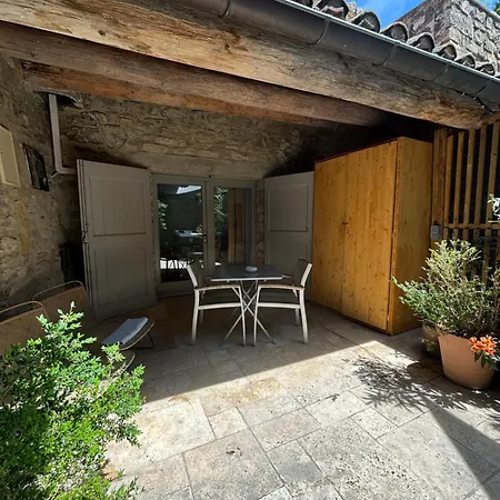 La Maison Des Vendangeurs: Jacuzzi & Seasonal Pool Retreat
