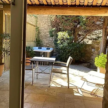 La Maison Des Vendangeurs - Table D'hôtes Le Soir Du Jeudi Au Dimanche- Jacuzzi - Balnéo - Acces Piscine Pour Toutes Les Sauf Coquet- Piscine De Mai à Mi-octobre Bed and breakfast Martignargues