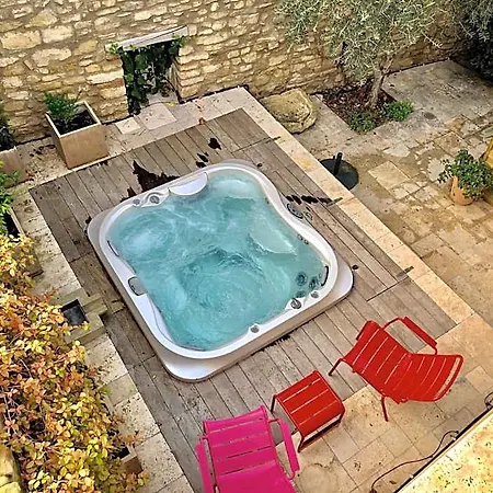 La Maison Des Vendangeurs - Table D'hôtes Le Soir Du Jeudi Au Dimanche- Jacuzzi - Balnéo - Acces Piscine Pour Toutes Les Sauf Coquet- Piscine De Mai à Mi-octobre Bed and breakfast