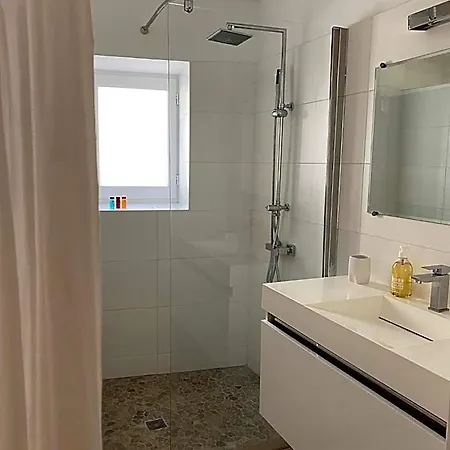 La Maison Des Vendangeurs - Table D'hotes Le Soir Du Jeudi Au Dimanche- Jacuzzi - Balneo - Acces Piscine Pour Toutes Les Sauf Coquet- Piscine De Mai A Mi-octobre
