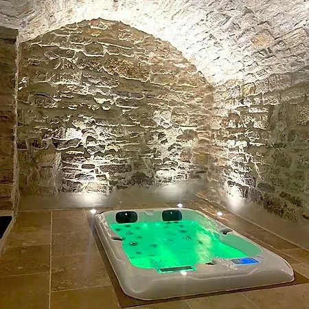 La Maison Des Vendangeurs - Table D'hotes Le Soir Du Jeudi Au Dimanche- Jacuzzi - Balneo - Acces Piscine Pour Toutes Les Sauf Coquet- Piscine De Mai A Mi-octobre