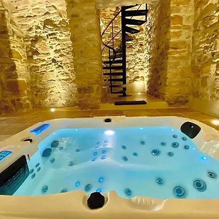 Bed and breakfast La Maison Des Vendangeurs - Table D'hôtes Le Soir Du Jeudi Au Dimanche- Jacuzzi - Balnéo - Acces Piscine Pour Toutes Les Sauf Coquet- Piscine De Mai à Mi-octobre