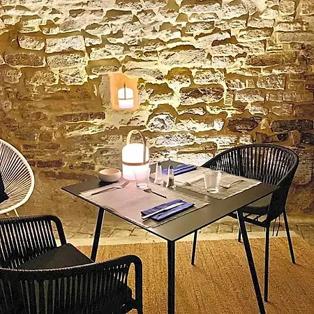 La Maison Des Vendangeurs - Table D'hotes Le Soir Du Jeudi Au Dimanche- Jacuzzi - Balneo - Acces Piscine Pour Toutes Les Sauf Coquet- Piscine De Mai A Mi-octobre Bed & Breakfast 4*
