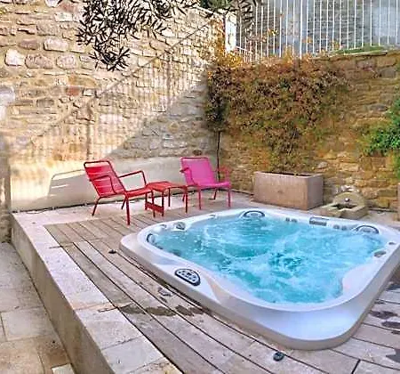 La Maison Des Vendangeurs - Table D'hôtes Le Soir Du Jeudi Au Dimanche- Jacuzzi - Balnéo - Acces Piscine Pour Toutes Les Sauf Coquet- Piscine De Mai à Mi-octobre Bed and breakfast 4*