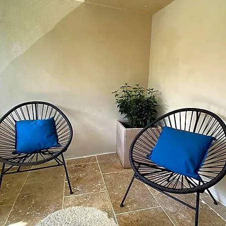 La Maison Des Vendangeurs - Table D'hotes Le Soir Du Jeudi Au Dimanche- Jacuzzi - Balneo - Acces Piscine Pour Toutes Les Sauf Coquet- Piscine De Mai A Mi-octobre 4*