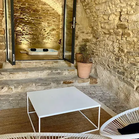 La Maison Des Vendangeurs - Table D'hotes Le Soir Du Jeudi Au Dimanche- Jacuzzi - Balneo - Acces Piscine Pour Toutes Les Sauf Coquet- Piscine De Mai A Mi-octobre Martignargues
