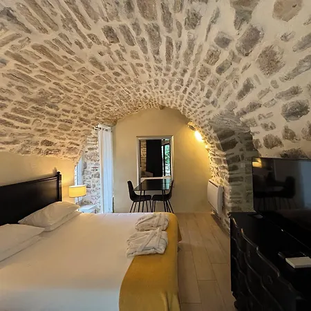 La Maison Des Vendangeurs - Table D'hotes Le Soir Du Jeudi Au Dimanche- Jacuzzi - Balneo - Acces Piscine Pour Toutes Les Sauf Coquet- Piscine De Mai A Mi-octobre Bed & Breakfast Martignargues
