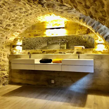 La Maison Des Vendangeurs - Table D'hotes Le Soir Du Jeudi Au Dimanche- Jacuzzi - Balneo - Acces Piscine Pour Toutes Les Sauf Coquet- Piscine De Mai A Mi-octobre Bed & Breakfast 4*