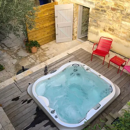 La Maison Des Vendangeurs - Table D'hotes Le Soir Du Jeudi Au Dimanche- Jacuzzi - Balneo - Acces Piscine Pour Toutes Les Sauf Coquet- Piscine De Mai A Mi-octobre לינה וארוחת בוקר 4*