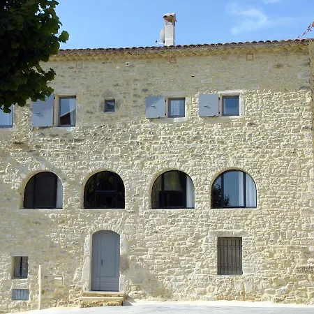 La Maison Des Vendangeurs: Jacuzzi & Seasonal Pool Retreat Bed & Breakfast
