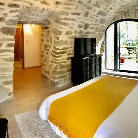 La Maison Des Vendangeurs - Table D'hotes Le Soir Du Jeudi Au Dimanche- Jacuzzi - Balneo - Acces Piscine Pour Toutes Les Sauf Coquet- Piscine De Mai A Mi-octobre Отель типа 