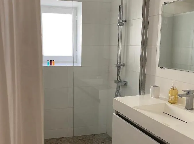 La Maison Des Vendangeurs - Table D'hotes Le Soir Du Jeudi Au Dimanche- Jacuzzi - Balneo - Acces Piscine Pour Toutes Les Sauf Coquet- Piscine De Mai A Mi-octobre Frühstückspension Martignargues