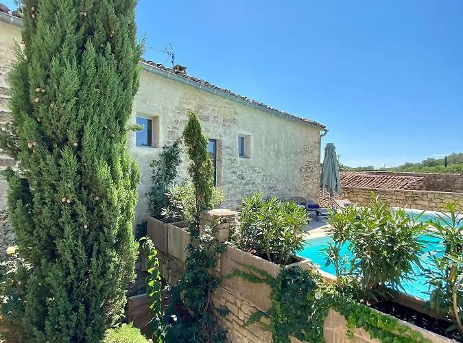 Frühstückspension La Maison Des Vendangeurs - Table D'hotes Le Soir Du Jeudi Au Dimanche- Jacuzzi - Balneo - Acces Piscine Pour Toutes Les Sauf Coquet- Piscine De Mai A Mi-octobre