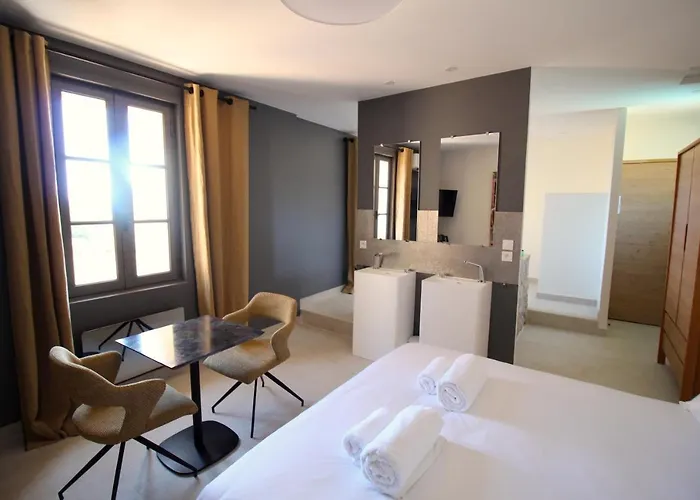 La Maison Des Vendangeurs - Table D'hotes Le Soir Du Jeudi Au Dimanche- Jacuzzi - Balneo - Acces Piscine Pour Toutes Les Sauf Coquet- Piscine De Mai A Mi-octobre Martignargues