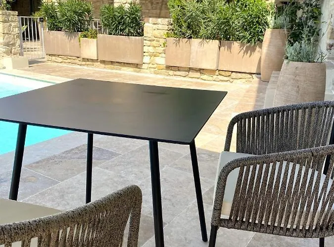 La Maison Des Vendangeurs - Table D'hotes Le Soir Du Jeudi Au Dimanche- Jacuzzi - Balneo - Acces Piscine Pour Toutes Les Sauf Coquet- Piscine De Mai A Mi-octobre 4*