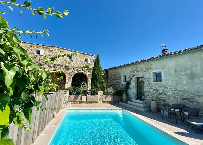 La Maison Des Vendangeurs - Table D'hotes Le Soir Du Jeudi Au Dimanche- Jacuzzi - Balneo - Acces Piscine Pour Toutes Les Sauf Coquet- Piscine De Mai A Mi-octobre Bed & Breakfast