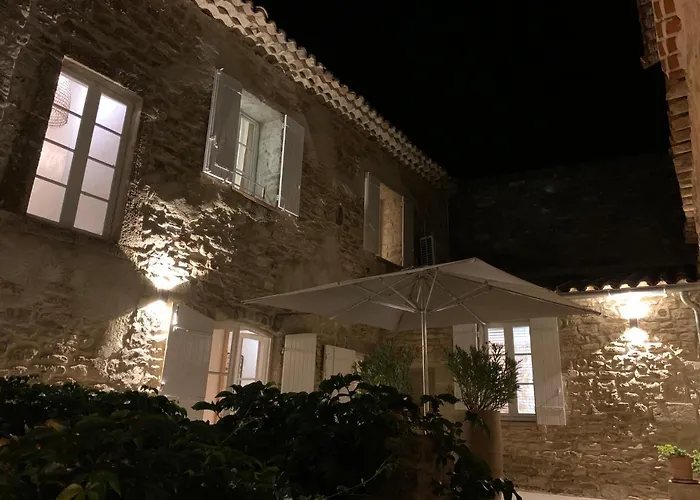 La Maison Des Vendangeurs - Table D'hotes Le Soir Du Jeudi Au Dimanche- Jacuzzi - Balneo - Acces Piscine Pour Toutes Les Sauf Coquet- Piscine De Mai A Mi-octobre Bed & Breakfast 4*