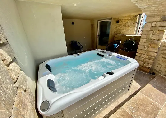 Bed & Breakfast La Maison Des Vendangeurs - Table D'hotes Le Soir Du Jeudi Au Dimanche- Jacuzzi - Balneo - Acces Piscine Pour Toutes Les Sauf Coquet- Piscine De Mai A Mi-octobre 4*