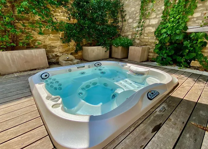 Bed and breakfast La Maison Des Vendangeurs - Table D'hôtes Le Soir Du Jeudi Au Dimanche- Jacuzzi - Balnéo - Acces Piscine Pour Toutes Les Sauf Coquet- Piscine De Mai à Mi-octobre Martignargues