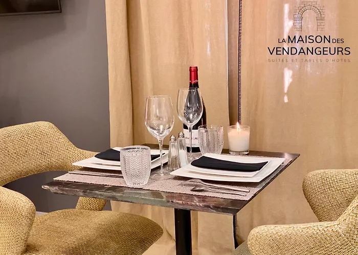 La Maison Des Vendangeurs - Table D'hotes Le Soir Du Jeudi Au Dimanche- Jacuzzi - Balneo - Acces Piscine Pour Toutes Les Sauf Coquet- Piscine De Mai A Mi-octobre Bed & Breakfast