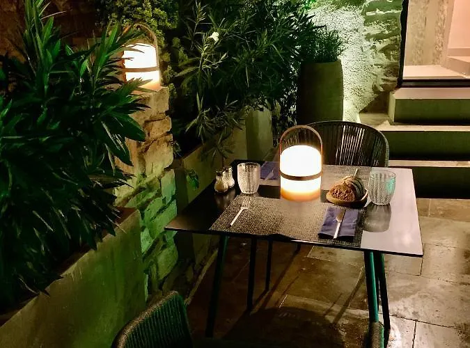 La Maison Des Vendangeurs - Table D'hotes Le Soir Du Jeudi Au Dimanche- Jacuzzi - Balneo - Acces Piscine Pour Toutes Les Sauf Coquet- Piscine De Mai A Mi-octobre