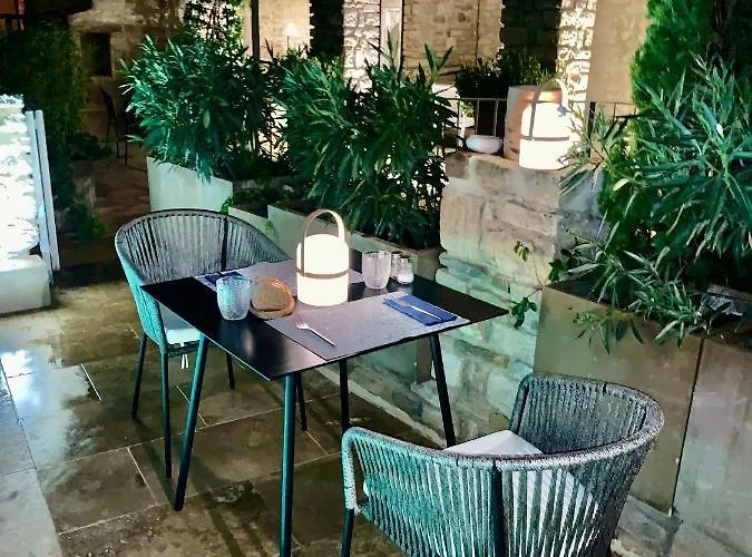 Frühstückspension La Maison Des Vendangeurs - Table D'hotes Le Soir Du Jeudi Au Dimanche- Jacuzzi - Balneo - Acces Piscine Pour Toutes Les Sauf Coquet- Piscine De Mai A Mi-octobre 4*