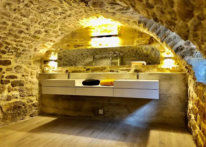 La Maison Des Vendangeurs - Table D'hotes Le Soir Du Jeudi Au Dimanche- Jacuzzi - Balneo - Acces Piscine Pour Toutes Les Sauf Coquet- Piscine De Mai A Mi-octobre Frühstückspension 4*