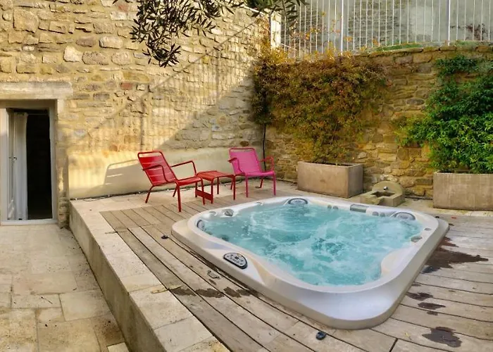 La Maison Des Vendangeurs - Table D'hotes Le Soir Du Jeudi Au Dimanche- Jacuzzi - Balneo - Acces Piscine Pour Toutes Les Sauf Coquet- Piscine De Mai A Mi-octobre Frühstückspension 4*