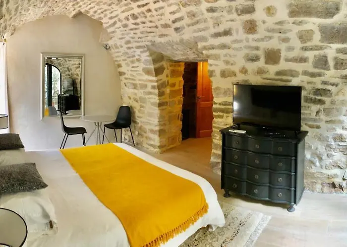 Frühstückspension La Maison Des Vendangeurs - Table D'hotes Le Soir Du Jeudi Au Dimanche- Jacuzzi - Balneo - Acces Piscine Pour Toutes Les Sauf Coquet- Piscine De Mai A Mi-octobre