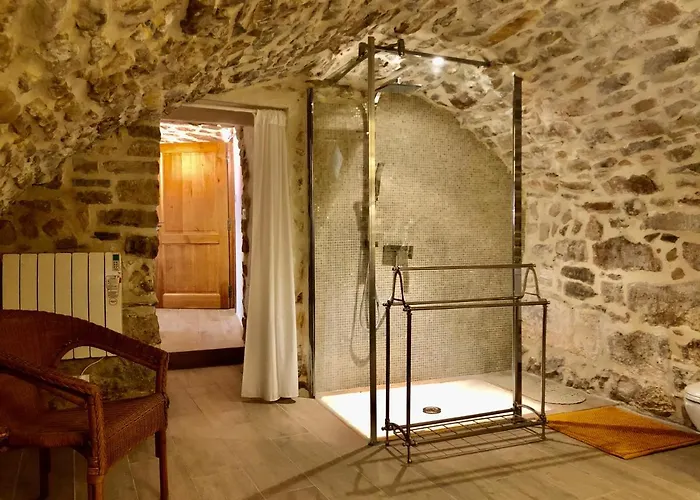La Maison Des Vendangeurs - Table D'hotes Le Soir Du Jeudi Au Dimanche- Jacuzzi - Balneo - Acces Piscine Pour Toutes Les Sauf Coquet- Piscine De Mai A Mi-octobre 4* Martignargues
