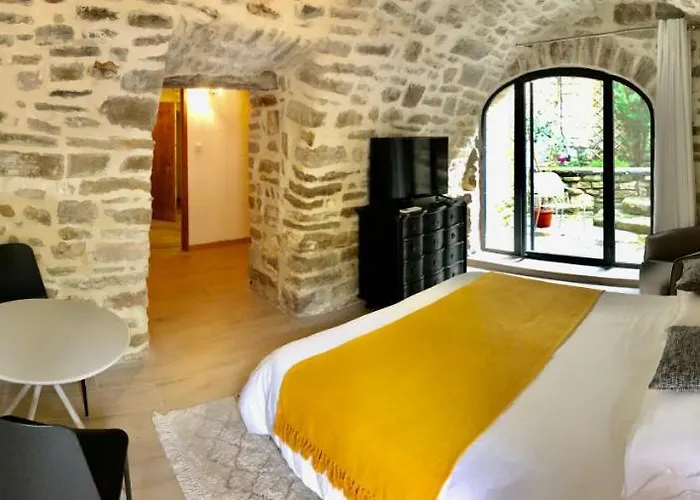 La Maison Des Vendangeurs - Table D'hotes Le Soir Du Jeudi Au Dimanche- Jacuzzi - Balneo - Acces Piscine Pour Toutes Les Sauf Coquet- Piscine De Mai A Mi-octobre Frühstückspension