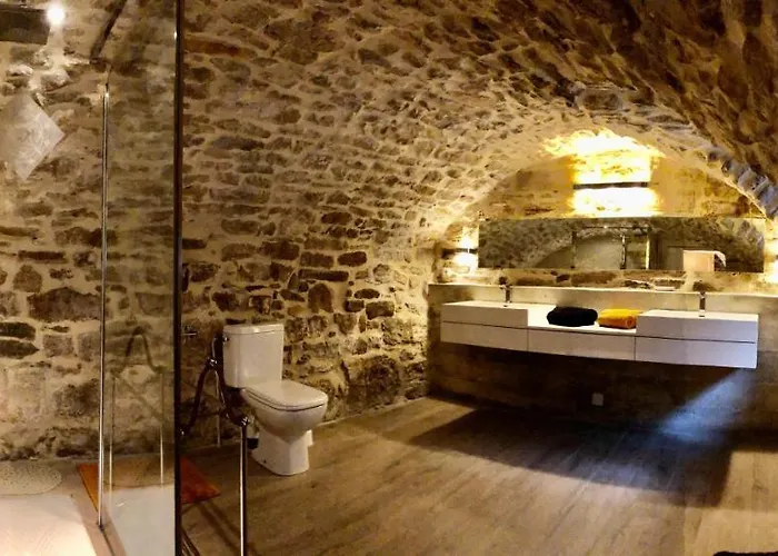 Frühstückspension La Maison Des Vendangeurs - Table D'hotes Le Soir Du Jeudi Au Dimanche- Jacuzzi - Balneo - Acces Piscine Pour Toutes Les Sauf Coquet- Piscine De Mai A Mi-octobre 4*