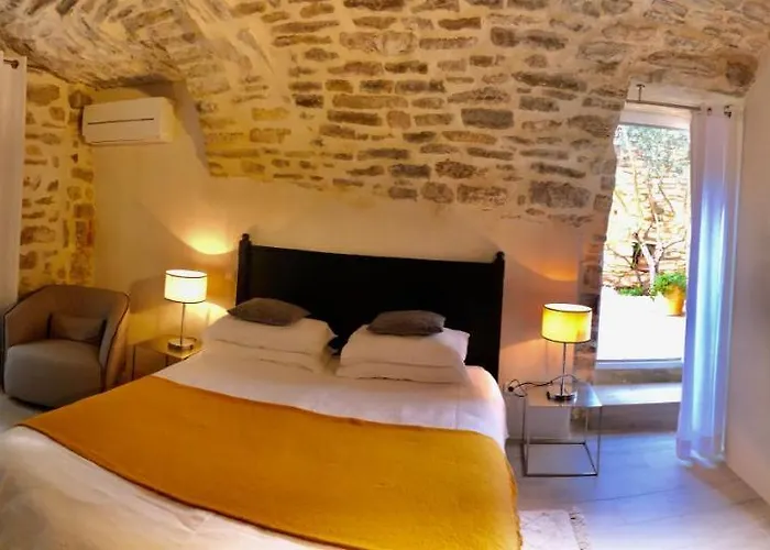 La Maison Des Vendangeurs - Table D'hotes Le Soir Du Jeudi Au Dimanche- Jacuzzi - Balneo - Acces Piscine Pour Toutes Les Sauf Coquet- Piscine De Mai A Mi-octobre Bed & Breakfast 4*