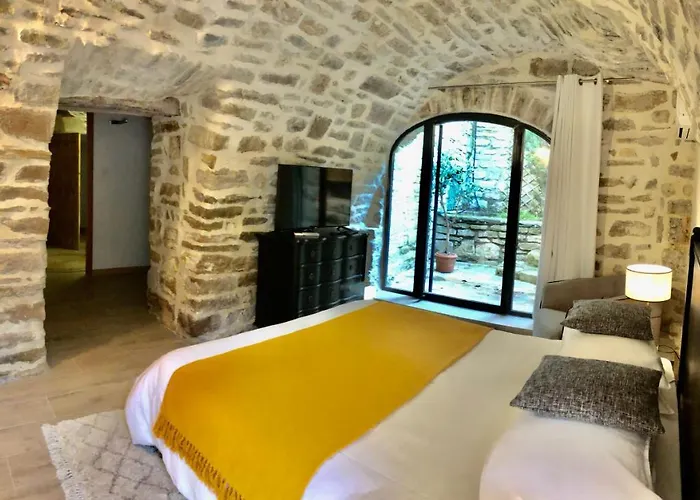 La Maison Des Vendangeurs - Table D'hotes Le Soir Du Jeudi Au Dimanche- Jacuzzi - Balneo - Acces Piscine Pour Toutes Les Sauf Coquet- Piscine De Mai A Mi-octobre 4*